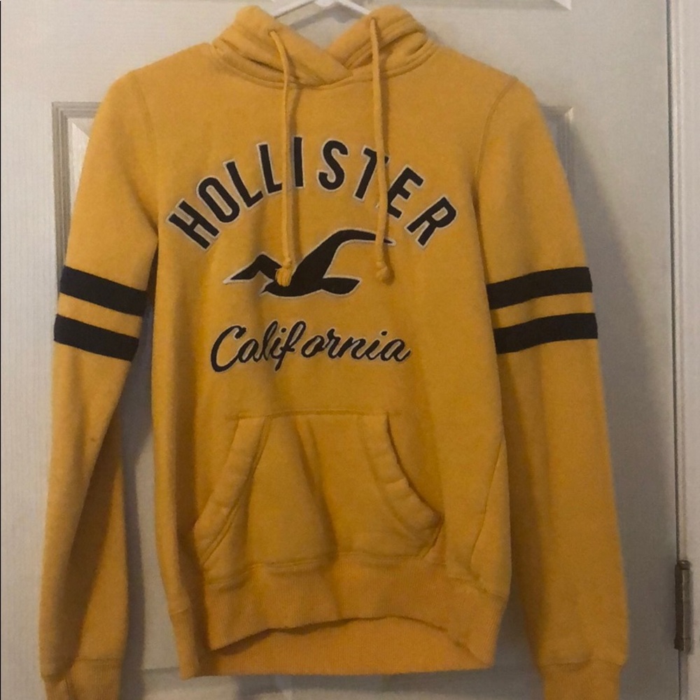 Woman Yellow Hollister hoodie size xs